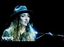 Enquanto isso, um pouquinho mais de live at the fillmore com sittin' on the dock of the bay. Goodbye Yellow Brick Road Paroles Sara Bareilles Greatsong