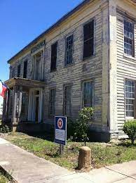 Historic Haunted Magnolia Hotel Seguin Texas I Used To Live In A House Right Next To The Magnolia When I Was A Gi Haunted Places Haunted Hotel Haunted America