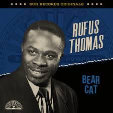 Dee Gee's Instagram, Twitter & Facebook