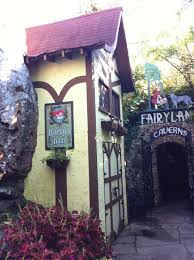 See more ideas about cavern, fairy land, city. Fairyland Caverns Rock City Lookout Mountain Ga Bild Von Rock City Lookout Mountain Tripadvisor