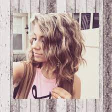 We did the research and found the 10 best curling irons for short hair. The Secret To Perfect Wavy Hair Bed Head Deep Waver Http Momgenesplease Com 2016 03 19 Bed Head Deep Waver Perfect Wavy Hair Hair Styles Short Hair Styles