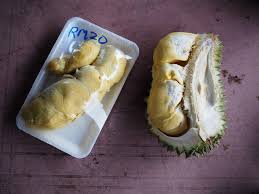 These 5 tips will help you learn to identify musang king and recognize it's shape, thorns, color and. Guide To Choosing Durian When It S From Thailand And You Re In Malaysia Singapore Or Other Places With Reasonable Fruit Import Laws Year Of The Durian