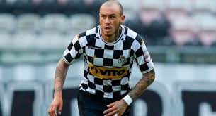En la misma línea, dulanto se refirió a la forma en la que llegó a vestir la camiseta del sheriff tiraspol: Gustavo Dulanto Sera Vacunado Contra La Covid 19 Con El Plantel Del Sheriff Tiraspol
