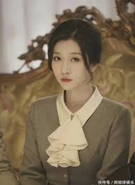 短剧演员全员撞衫现场：王格格伍怡桥同款造型大PK，谁赢了？