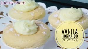 Pukul dalam bekas lain whiping krim lagi 150g tu sampai kembang. Vanila Hokkaido Cupcake Gebu Dan Paling Sedap Youtube