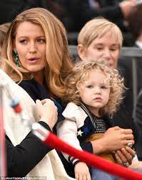 Последние твиты от blake lively (@blakelively). Blake Lively S Eldest Daughter With Ryan Is Spitting Image Of Her Mom Blake Lively Ryan Reynolds Blake Lively Blake Lively Family