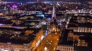 Örebrotravet ligger i stadsdelen marieberg, cirka 10 kilometer söder om centrala örebro och är en av sveriges permanenta travbanor. Orebro By Night Youtube