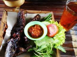 The most popular one is quite similar to galangal fried chicken. Resep Masak Dan Cara Membuat Balado Ikan Lele Goreng Yang Enak Sedap Dan Juga Lezat Selerasa Com