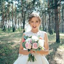 Alibaba.com offers 131 hochzeitskleid products. Brautmode Fur Dieses Fragwurdige Hochzeitskleid Braucht Die Braut Viel Mut Gala De