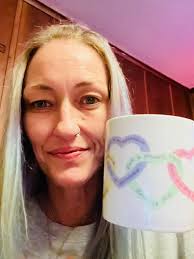 What are some gift basket ideas for an older female with a book and coffee  theme in Springfield?