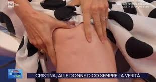 Dagospia è al centro di questa nuova bufera, che sembra stia per colpire la rai e la conduttrice andrea delogu. La Vita In Diretta Estate Andrea Delogu Mostra La Cellulite Terremoto In Rai Propaganda La Bruttezza Sfiga Cosmica La Collega La Massacra Libero Quotidiano