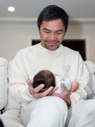 ANG PAGKIKITA NI LOLO MANNY AT NI CLARA!' 💖 LOOK: Jinkee Pacquiao shared  heartwarming photos of Manny meeting his granddaughter Clara, the daughter  of their eldest, Jimuel, and his partner Carolina. 📸: