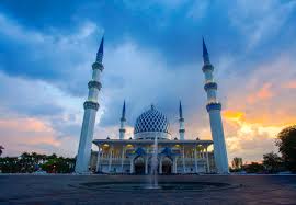 Panduan pengesahan kehadiran solat jumaat. Photo Of Sunset Of Masjid Negeri Shah Id 82503082 Royalty Free Image Stocklib