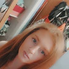 Shannon Lowe's Instagram, Twitter & Facebook