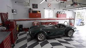 La corse, garage de luxe pour voitures blindées. Un Garage De Luxe La Presse