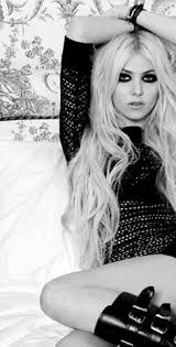 It's not like taylor momsen's the only one who people would believe could actually do parkour or something. Bria Vause Omfgmanson Profile Pinterest