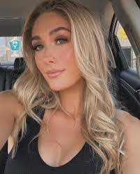 Mariah Mathews's Instagram, Twitter & Facebook