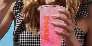 Dunkin Donuts Strawberry Dragon Fruit. Why Isn'T This Pink? Is It Because I  Ordered As Lemonade. : R/Dunkindonuts