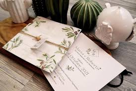 Regarde des vidéos courtes sur #segnaposto sur tiktok. Partecipazione Con Rami D Ulivo Copertina In Vellum E Spago Puglia Sposinstyle