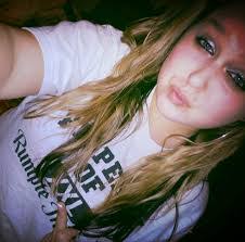 Danielle Bratton's Instagram, Twitter & Facebook