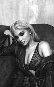 Kylie Jenner leaves fans stunned as she shows off double nipple piercing in  racy pictures - OK! Magazine