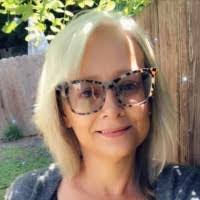 Deanna Lowden's Instagram, Twitter & Facebook