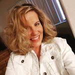 Miranda Skiles's Instagram, Twitter & Facebook