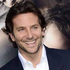 Bradley cooper and lady gaga have remade a star is born as a tender, conflicted love story for the age of poptimism. Hangover Star Bradley Cooper Begeistert Mit Luftgitarren Solo Stars