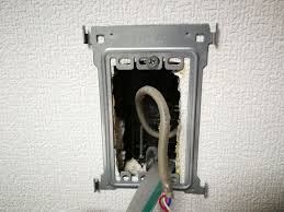 電源直結式ドアホンをdiyで取り付け モニタ付きインターホンへの変更は簡単でした nohmiso com コンセント ボックス 電源 ドア