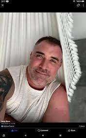 11:43 11 70% S°DA Dindin Elle Add friend Message ··· ..•See See Dindin's  About Info Friends Posts Photos Dindin Elle updated her cover photo. 27  June •••