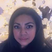 Rachelle Leonard's Instagram, Twitter & Facebook