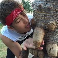 Cassandra Felton's Instagram, Twitter & Facebook