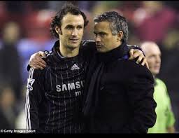 After a brief and undistinguished playing career in portugal, mourinho's road to managerial success was paved by the arrival in 1992 of englishman bobby robson to take charge of sporting lisbon. Former Chelsea Defender Ricardo Carvalho Says Tottenham Boss Jose Mourinho Has Not Lost His Mojo Futballnews Com