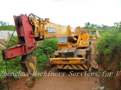 Kato KR250 Rough Terrain Crane