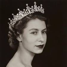 The photograph, taken in buckingham palace 's throne room shortly before christmas,. See Queen Elizabeth S First Portraits As Monarch People Com