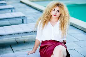 Meseszövés, táncház, családi vetélkedő, koncert és homokvárépítés. Opitz Barbi Szerelme Nlc Hu