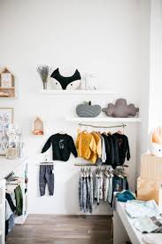 Kleiderstange Statt Kleiderschrank Ideen Fur Modeliebhaber Kinder Zimmer Kleiderschrank Kinderzimmer Babyschrank Organisation