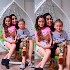 Sosok @melaney ricardo dan tyson lynch begitu dekat dengan yayasan anyo indonesia (yai). Kini Remaja 10 Potret Memikat Chloe Lynch Putri Melaney Ricardo