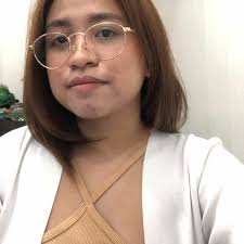 Desiree Vilar's Instagram, Twitter & Facebook