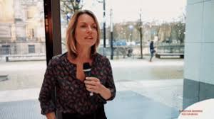 How close will you be to coaches and players? Jessy Wellmer Im Gesprach Teil2 Bundesliga Sportschau On Make A Gif