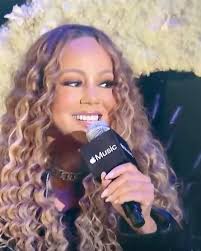 Bee-B really has that timeless touch 😮‍💨 💿 With her latest singles 'Let  It Ring' and 'Everything U Do', she blends golden-era melodies with today's  polish — crafting R&B that feels both