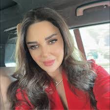 Mary Handal's Instagram, Twitter & Facebook