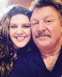 Today is Joe's oldest Daughter's 🎉 birthday 🎉 !!! Happy Birthday Kara  Diffie Hare, we love you!!!!