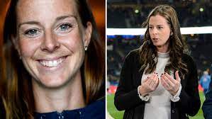 Det visade sig att det var före detta fotbollsproffset och landslagsspelaren lotta schelin dolde sig bakom jokermasken i tv4:s masked lotta schelin avslöjades som jokern i masked singer. Lotta Schelin Gravid Kanns Fantastiskt Pa Alla Satt Och Vis