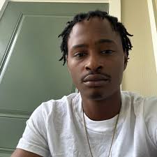 Most Bleach fans only brag about having the strongest Main character and  strongest anime in the big 3. Other than that they say nothing else . One  piece fans talk about theories