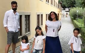 Hoje conversamos com catarina raminhos. Cada Vez Mais Louca Na Cama Antonio Raminhos Faz Revelacoes Intimas Da Mulher Nova Gente