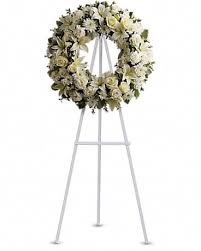 Chattanooga florist for over 80 years, providing floral arrangements and design for wedding, event, and everyday flowers. Serenity Wreath In Chattanooga Tn Flowers By Gil Curt