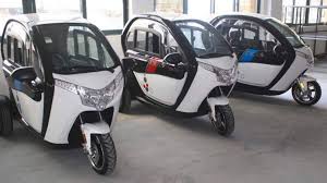 Motor roda tiga seperti mobil. Mobil Roda 3 Ini Bisa Siasati Ganjil Genap Tol Cikampek