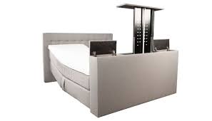 Das fußteil kann, aufgrund der größe des fernsehers, ausschließlich mit einem doppelbett kombiniert werden. Elektrisches Boxspringbett Henry 200 X 220 Cm