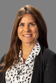 Elsie Fink's Instagram, Twitter & Facebook